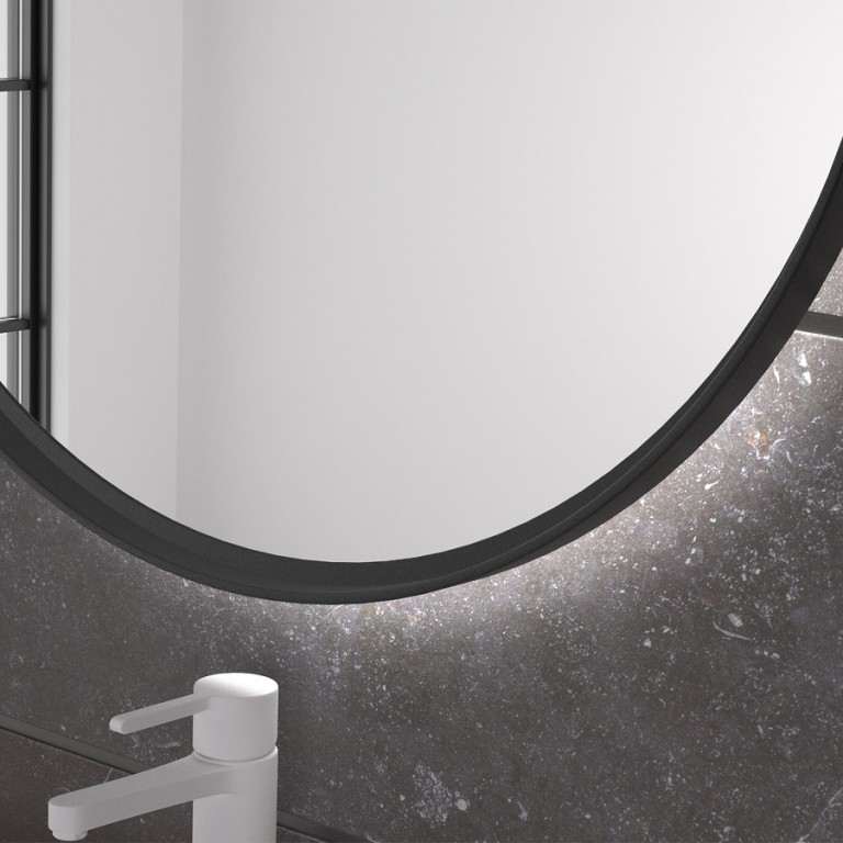 Espejo de baño retroiluminado EMMA con borde negro · Pereda